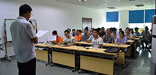 硕日新能源人事调动大会顺利进行！