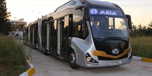 世界之最——最长太阳能公交车