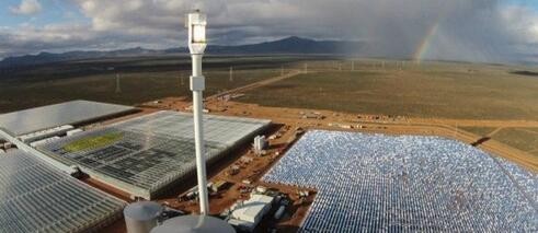 【疯狂】第一个仅用阳光和海水种蔬菜的农场