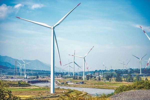 【组图】风电、光伏电站 长征路上看巨变